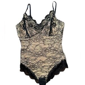 NWOT- Elegant Black Lace Sleeveless VNeck Lace Trim, w/Spaghetti Strap Bodysuit